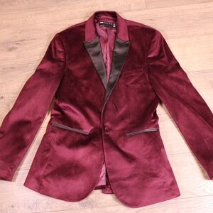 0410 ASOS Design Men’s Velvet Suit Set in Burgundy – Size 36R